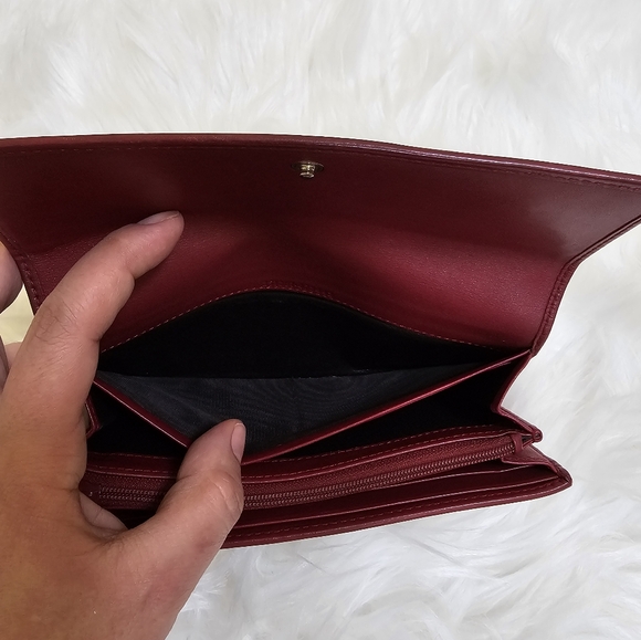 💜🎉HOST PICK🎉💜Authentic Gucci Long Wallet - Picture 16 of 17